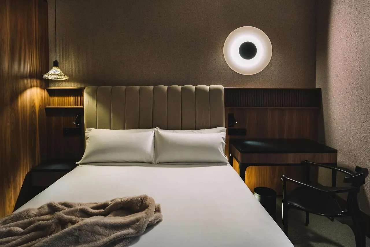 Hotel Pinar Plaza Madrid 4*,